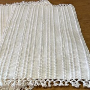 Pottery Barn 100% Cotton White Woven Textured Set of 4 Placemats